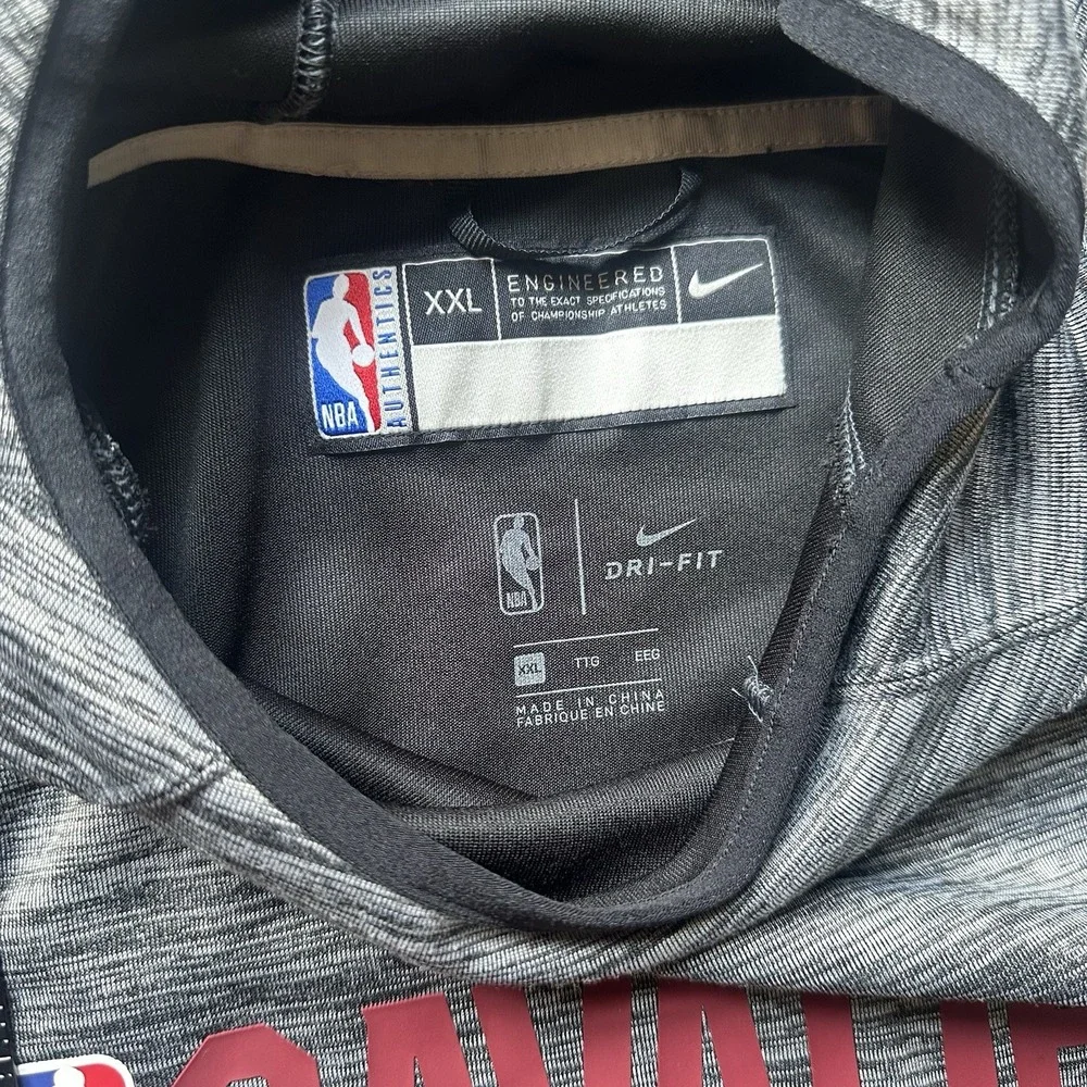 Men's Size XXL Nike Cleveland Cavaliers Showtime Hoodie Gray PLAYER ISSUED